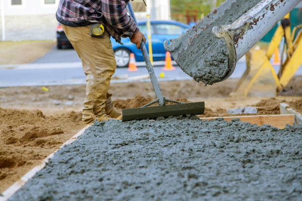 Best Concrete Walkway Installation  in Ojai, CA